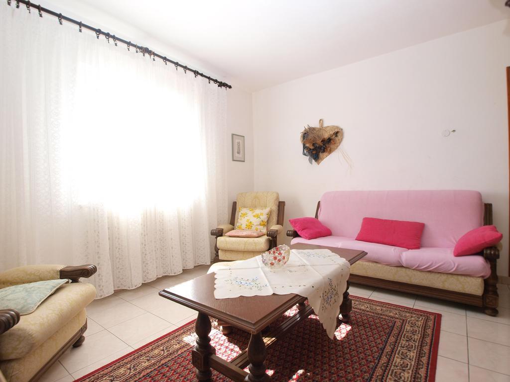 Apartment Luisa 1437 Peruski ภายนอก รูปภาพ