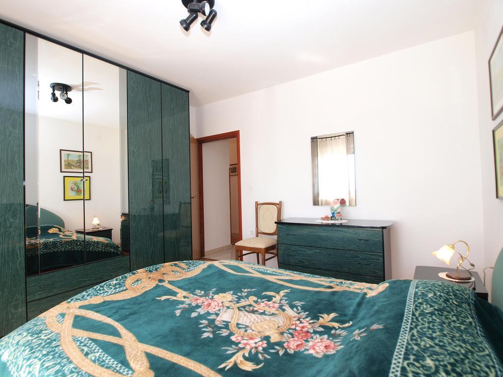 Apartment Luisa 1437 Peruski ภายนอก รูปภาพ