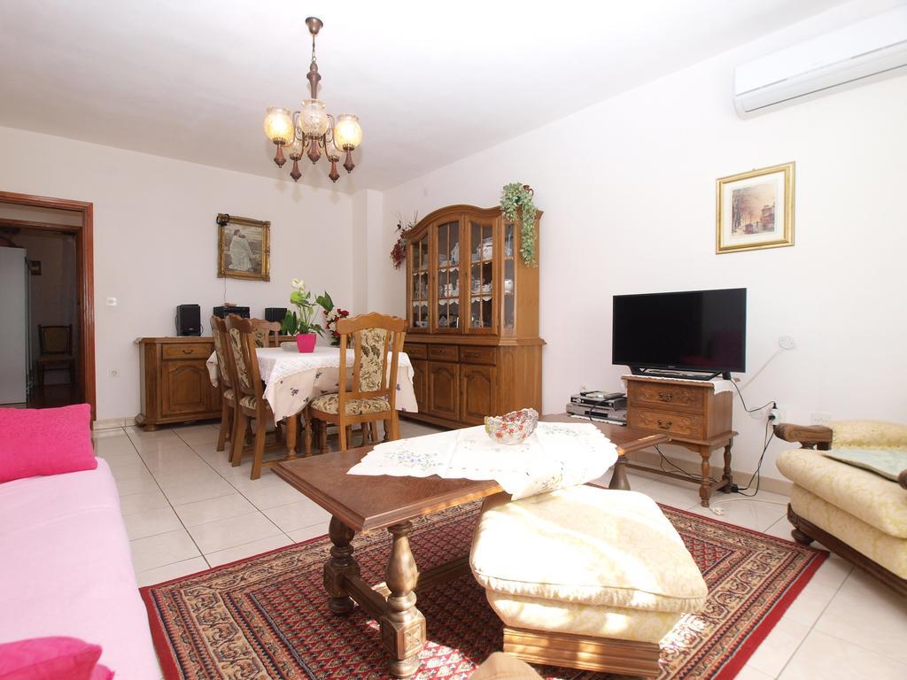 Apartment Luisa 1437 Peruski ภายนอก รูปภาพ