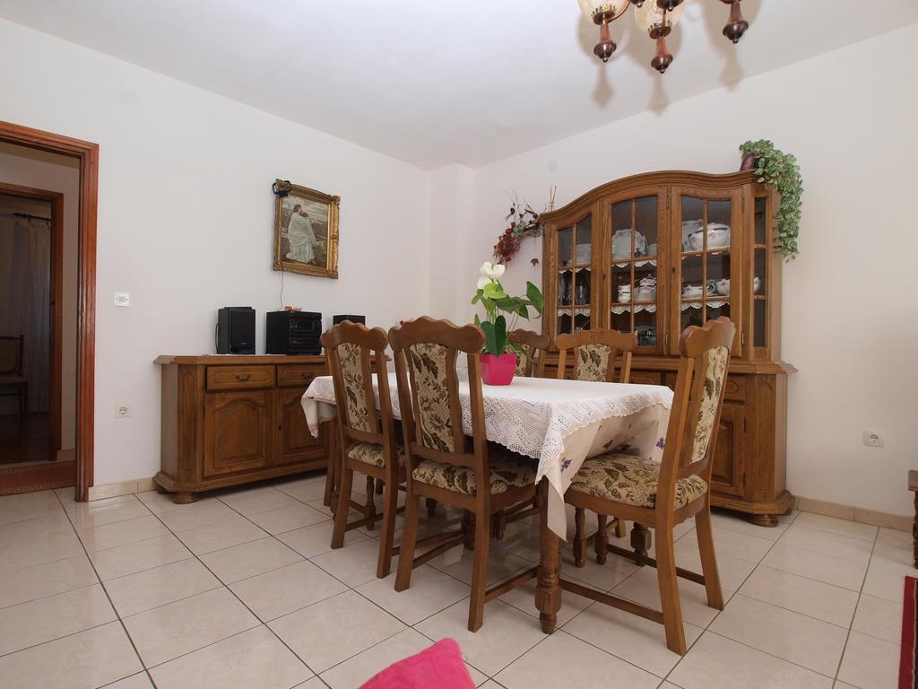 Apartment Luisa 1437 Peruski ภายนอก รูปภาพ