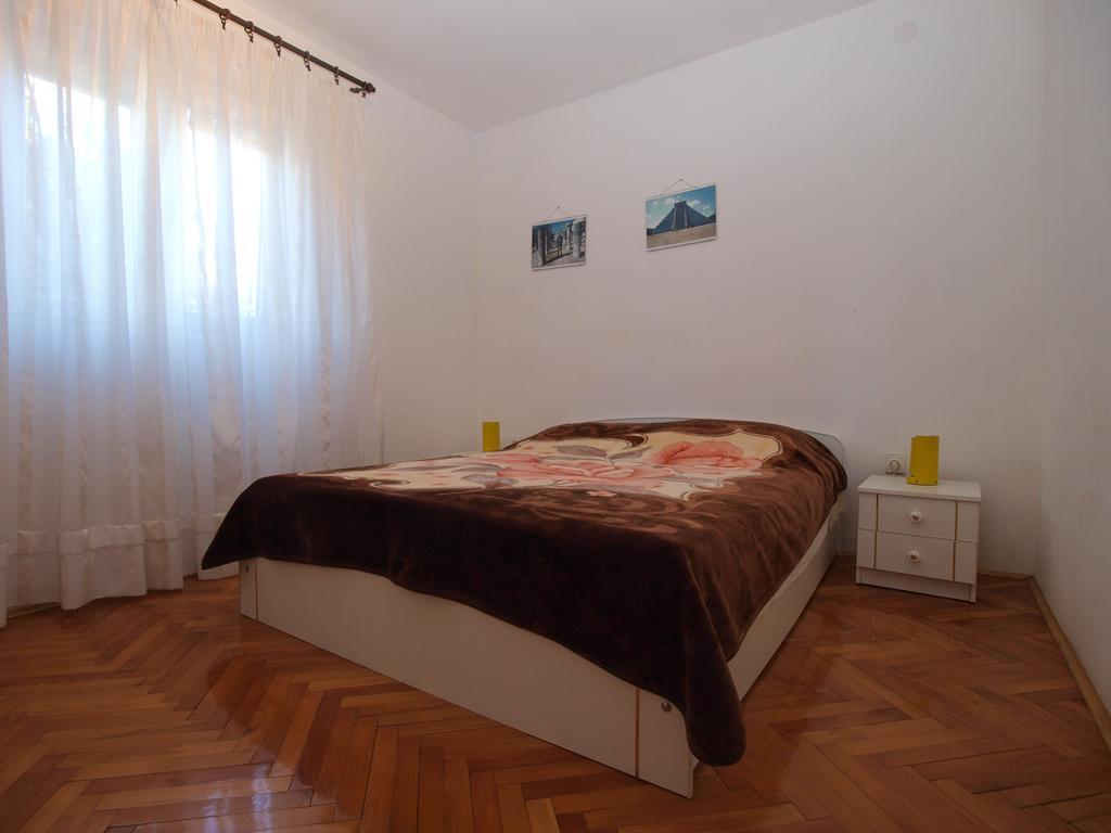 Apartment Luisa 1437 Peruski ภายนอก รูปภาพ