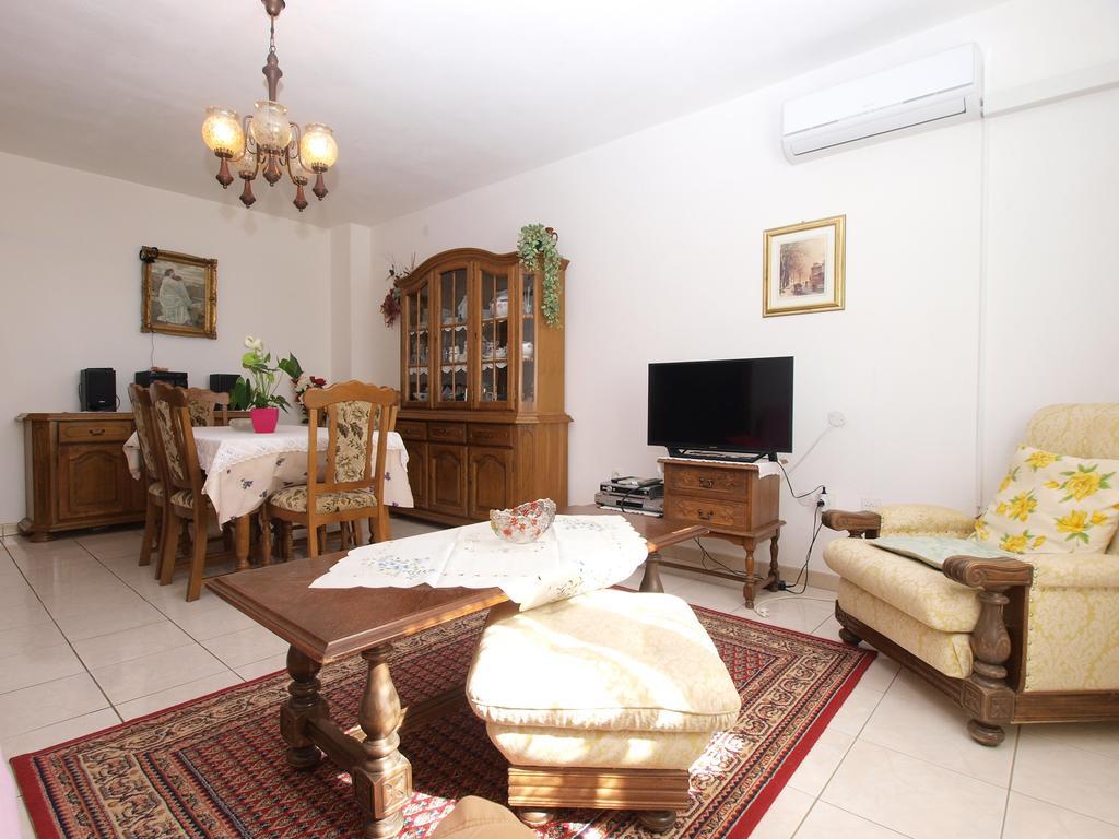 Apartment Luisa 1437 Peruski ภายนอก รูปภาพ