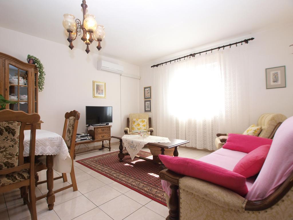 Apartment Luisa 1437 Peruski ภายนอก รูปภาพ