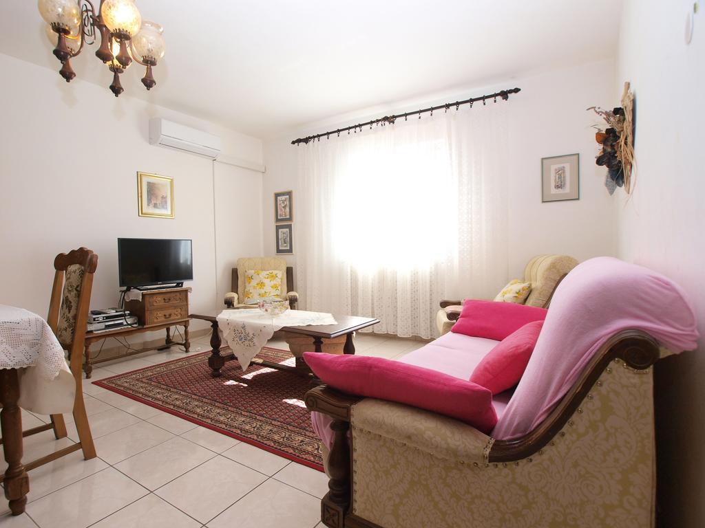 Apartment Luisa 1437 Peruski ภายนอก รูปภาพ