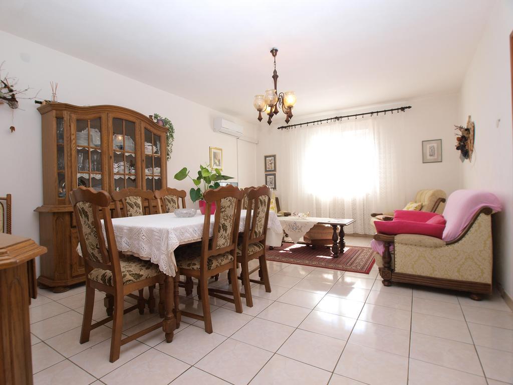 Apartment Luisa 1437 Peruski ภายนอก รูปภาพ