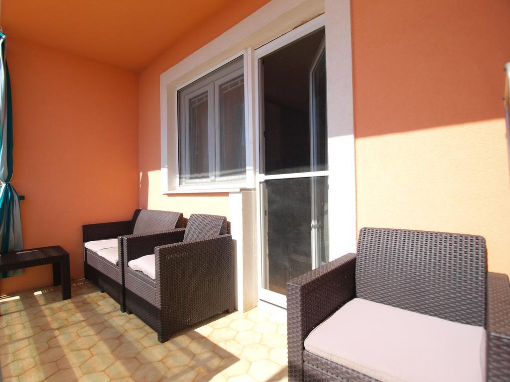 Apartment Luisa 1437 Peruski ภายนอก รูปภาพ