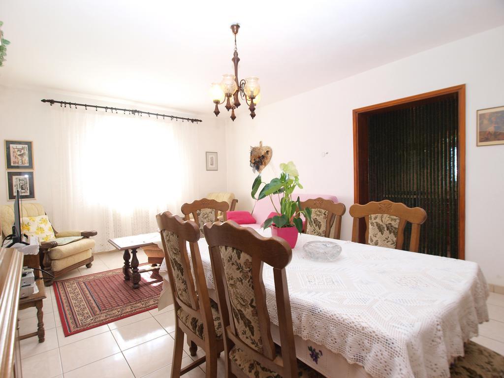 Apartment Luisa 1437 Peruski ภายนอก รูปภาพ